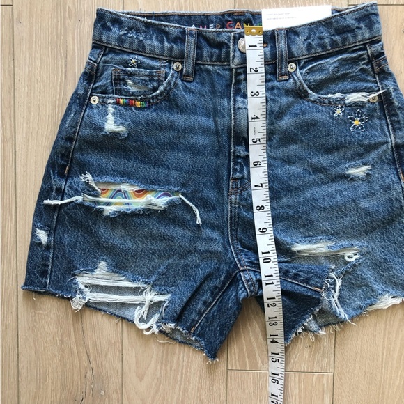 NWT American Eagle Love Embroidered Highest Rise Baggy Short Distressed Size 000 - Picture 6 of 13
